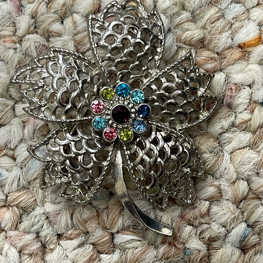 Source Unknown Silver Leaf Brooch With Colorful G… - image 1